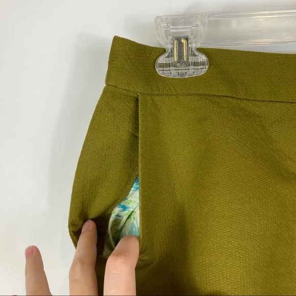 Vanessa Virginia Anthropologie Pea Green Mini Pencil Skirt Womens Size 4 - Picture 2 of 6